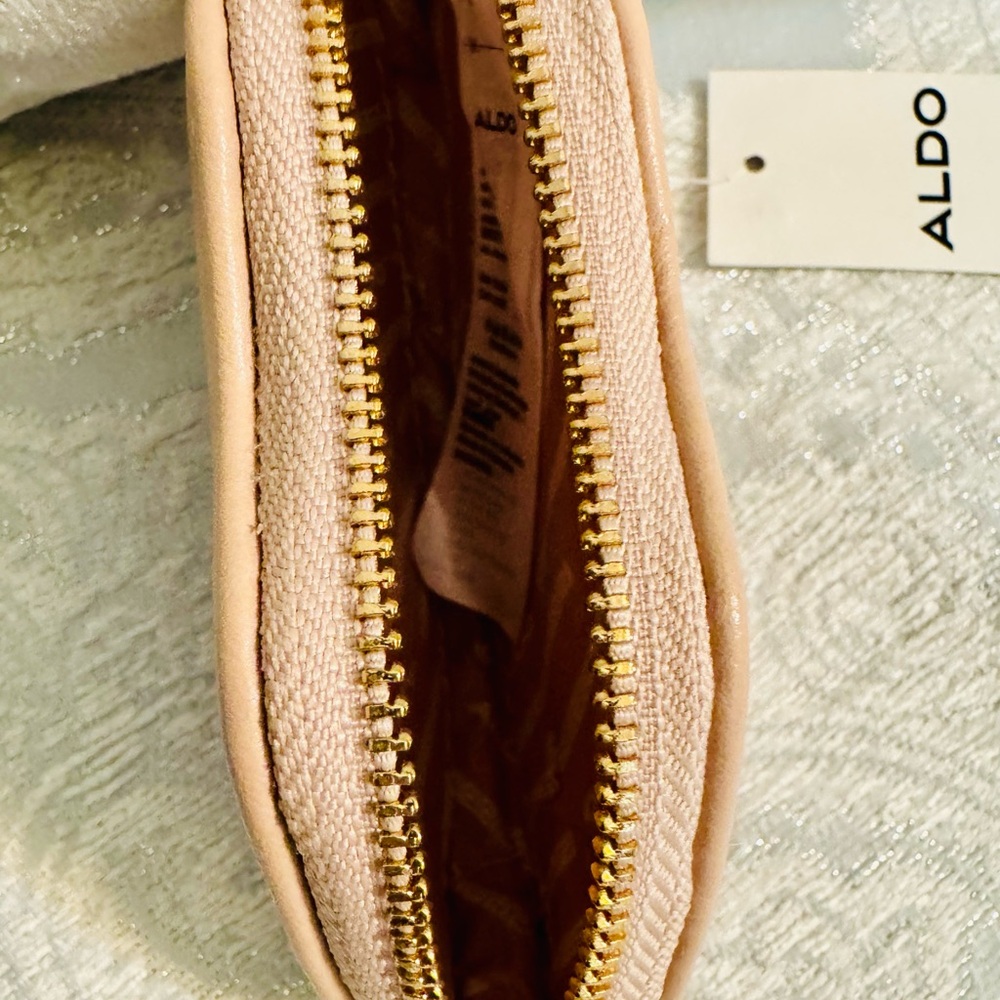 Aldo Nude Lip-Shaped Bag Charm Wallet - Picture 6 of 6